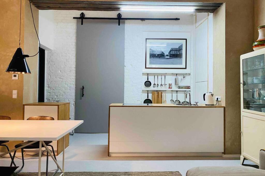 Wunderschoene Ladenwohnung In Kreuzberg Apartment