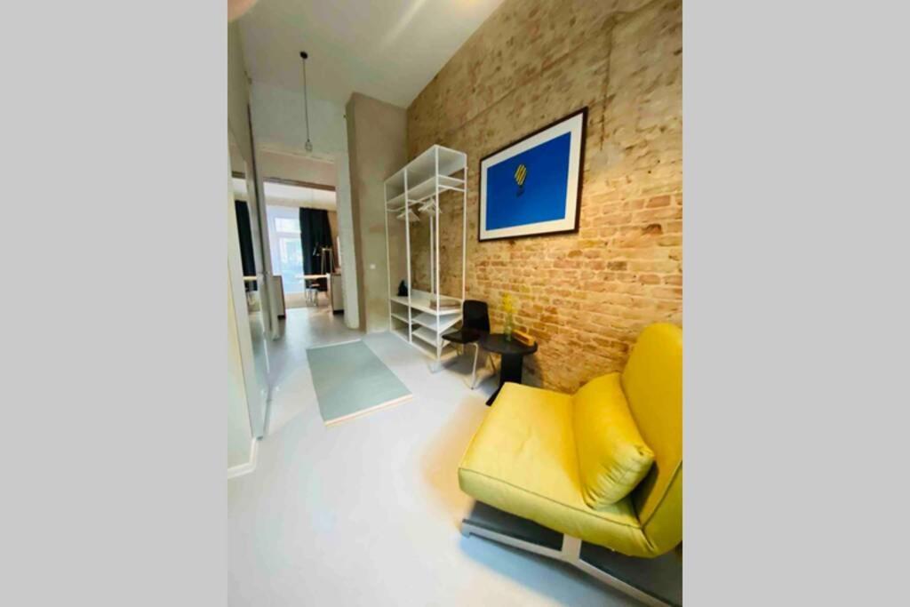 Wunderschoene Ladenwohnung In Kreuzberg Apartment